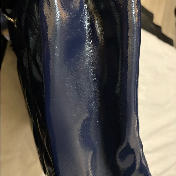 Elegant Navy Quilted Handbag - Picture 10 of 13